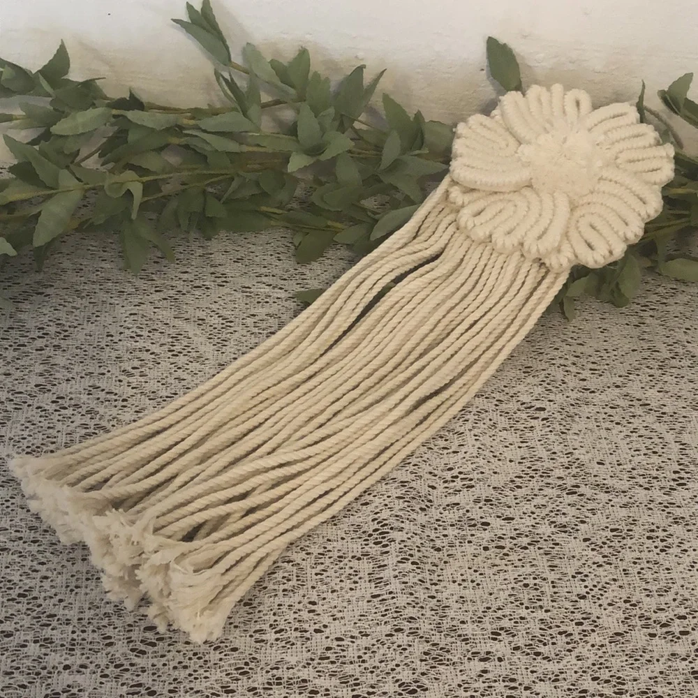 NWOT Macrame Flower Woven Wall Art Accent